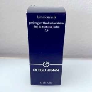 GIORGIO ARMANI LUMINOUS SILK LIQUID FOUNDATION